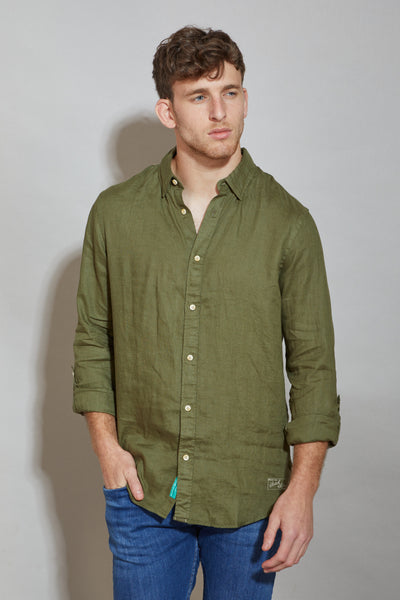 חולצת פשתן מכופתרת שרוול ארוך בצבע ירוק
