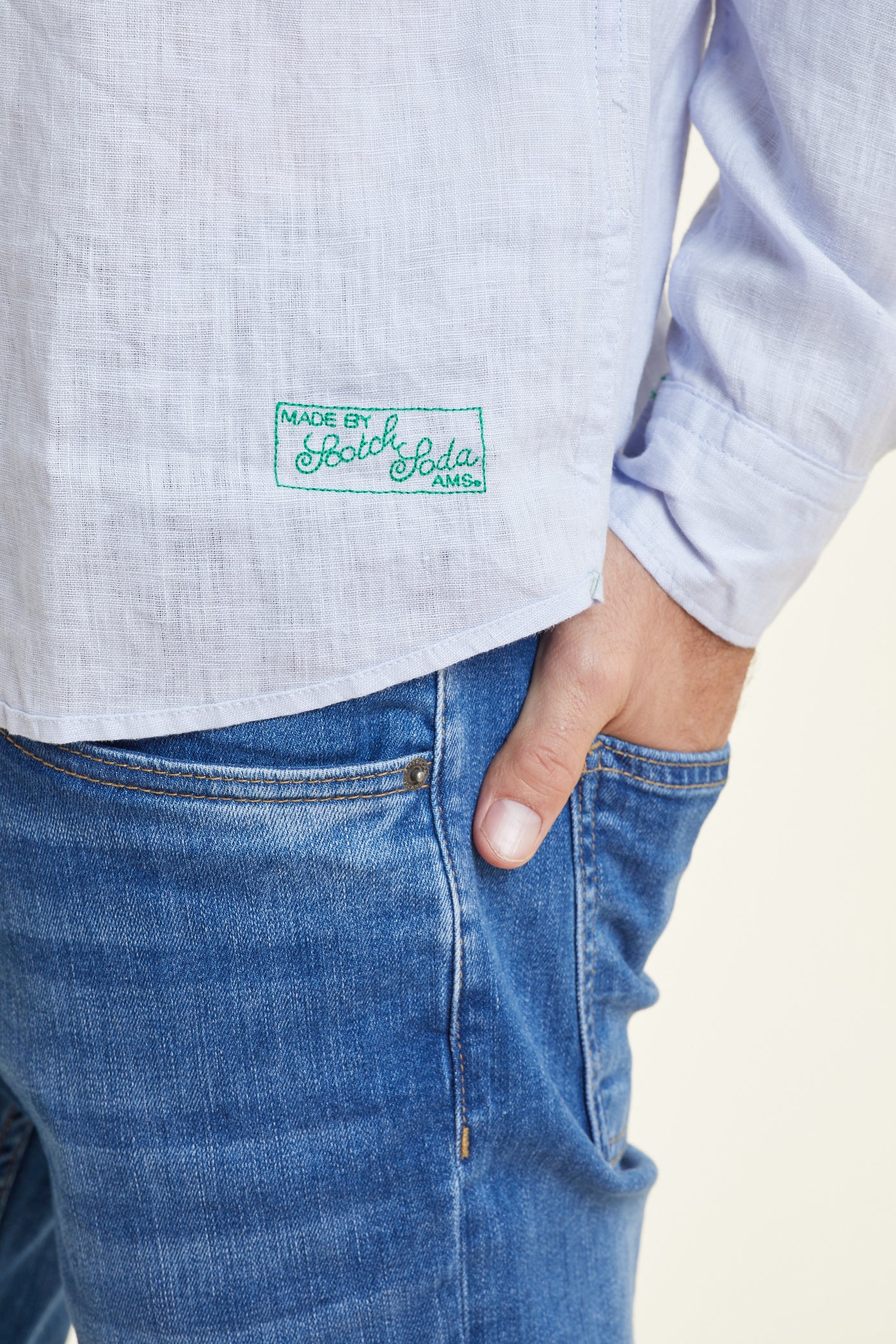 חולצה מכופתרת REGULAR FIT  פשתן שרוול ארוך בצבע תכלת