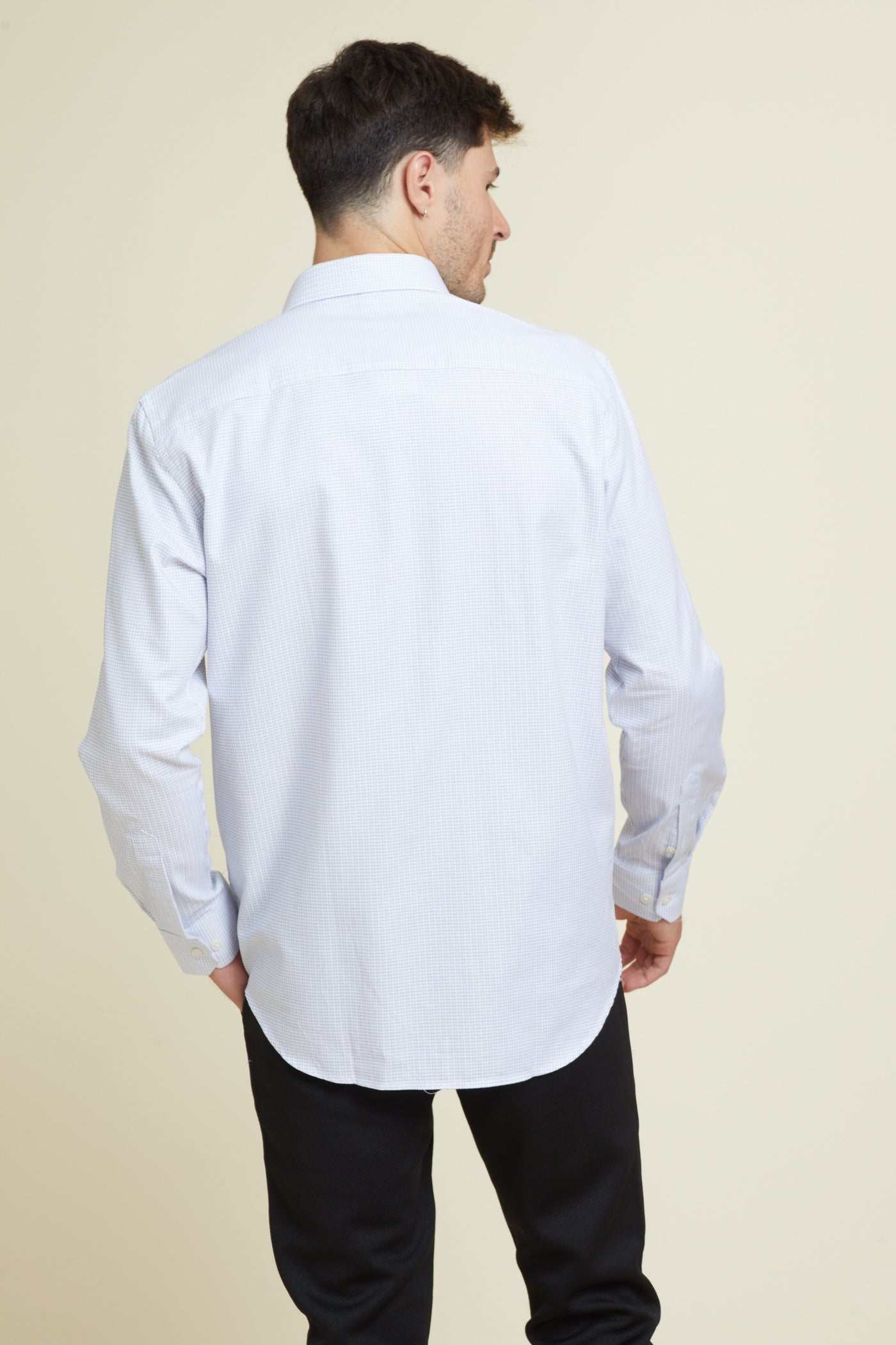 חולצה מכופתרת שרוול ארוך בצבע משובץ לבן REGULAR