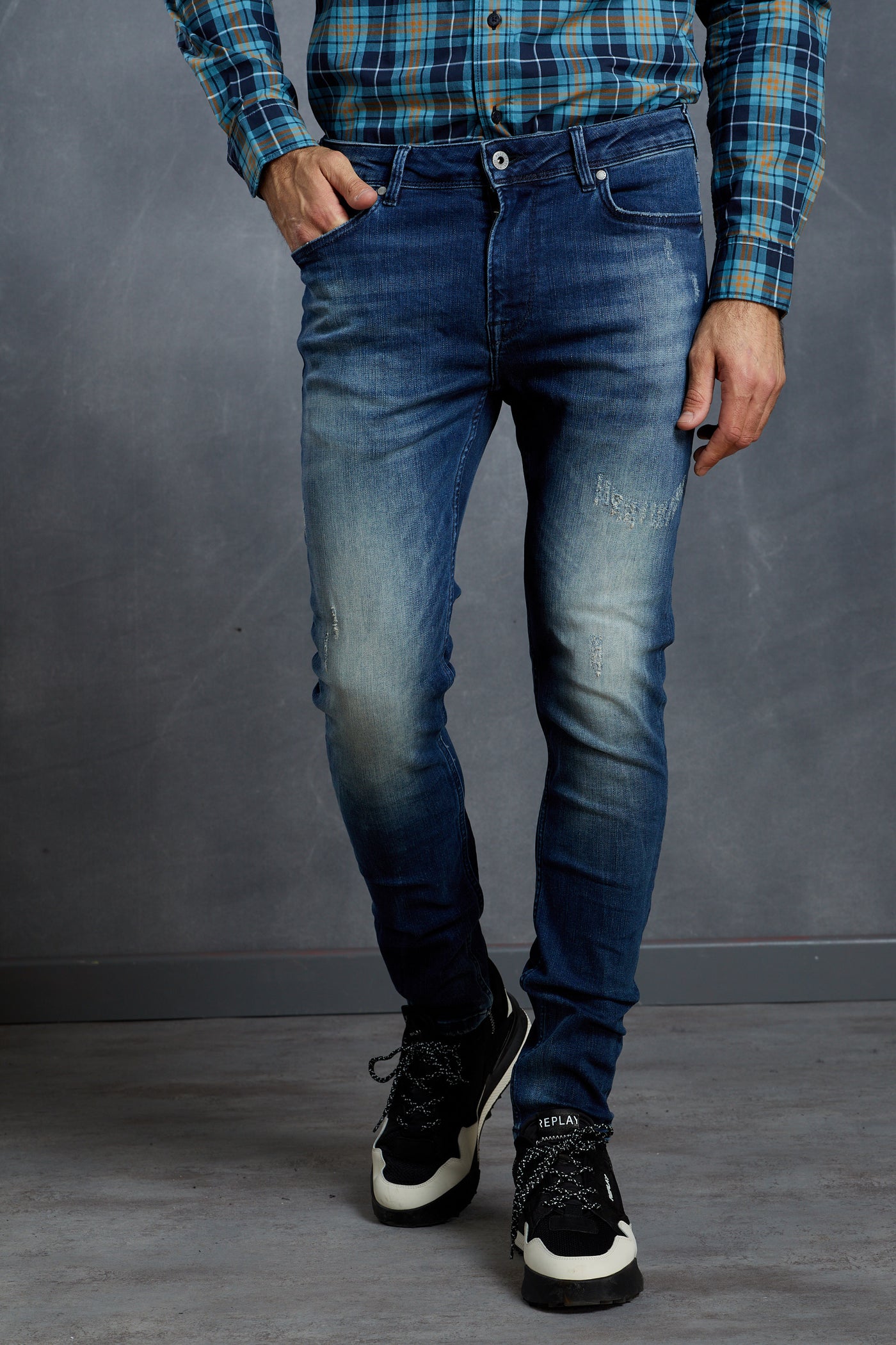מכנס ג'ינס סקיני בצבע כחול
