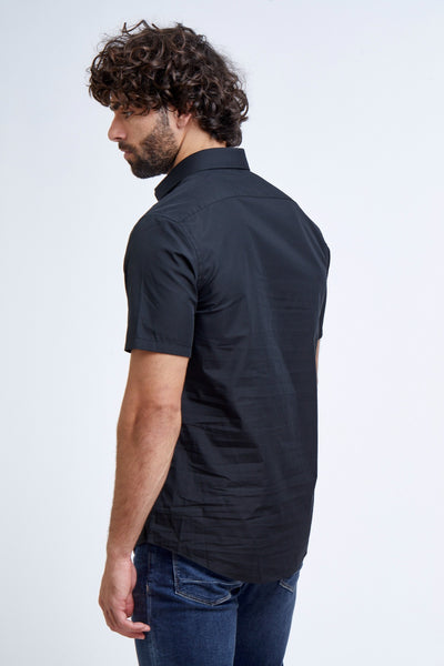 חולצה מכופתרת שרוול קצר  NON IRON SLIM FIT בצבע שחור