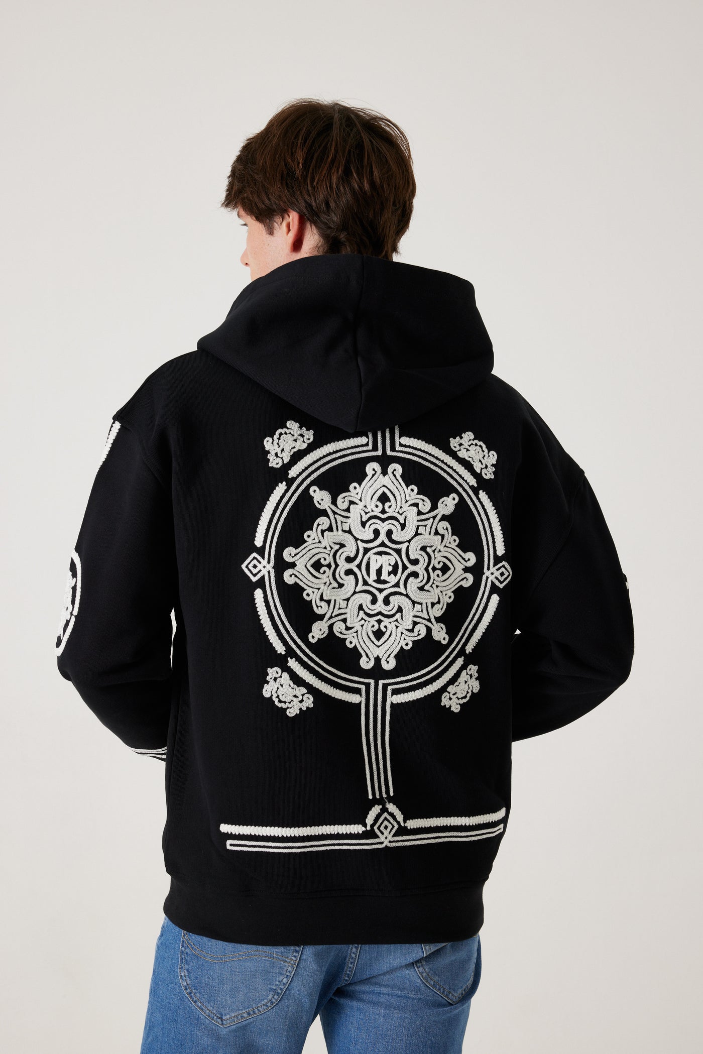 קפוצ'ון פול זיפ רקום