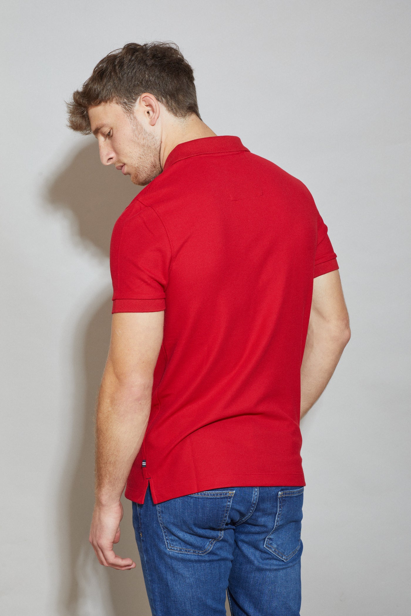 חולצת פולו SLIM FIT שרוול קצר בצבע אדום