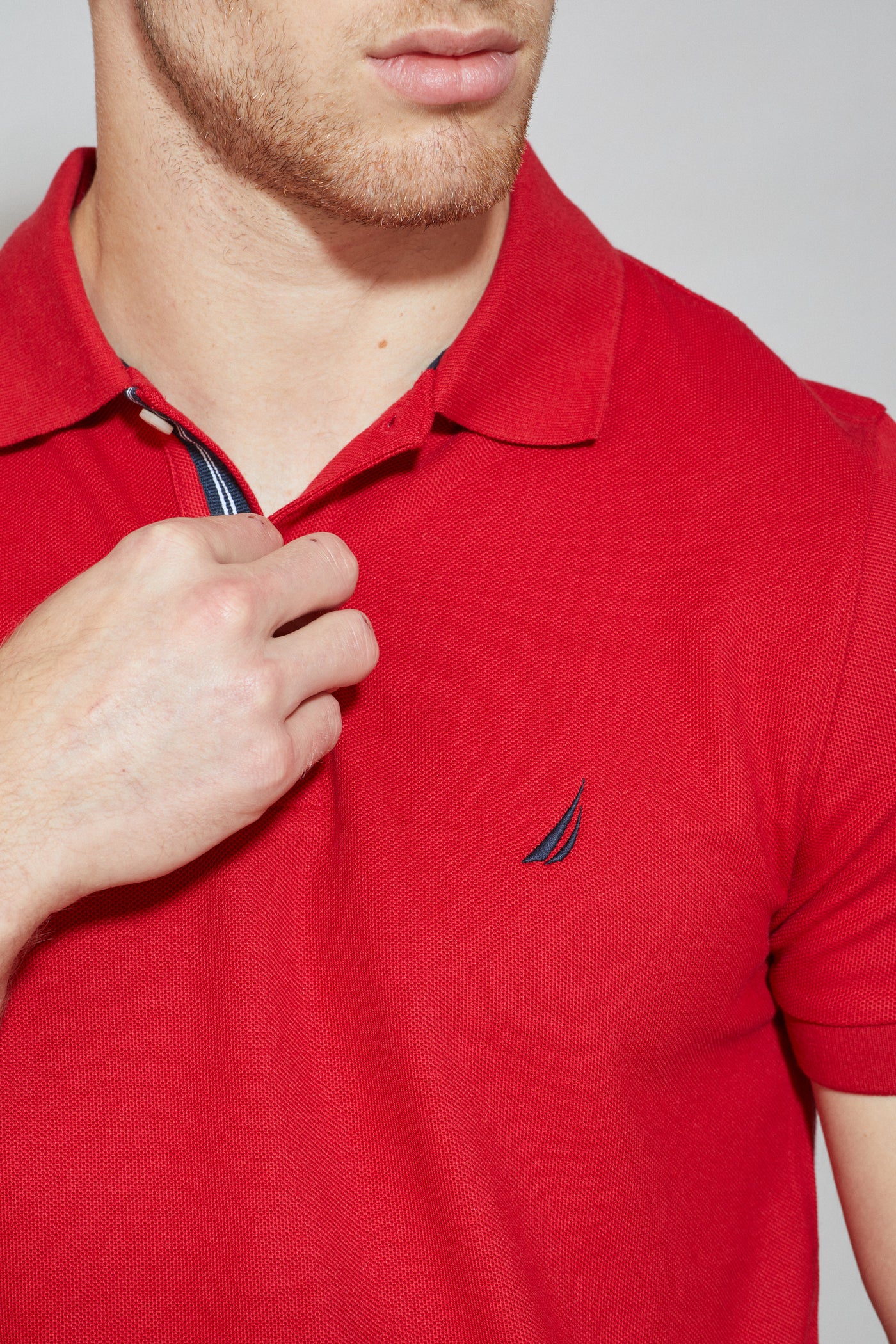 חולצת פולו SLIM FIT שרוול קצר בצבע אדום