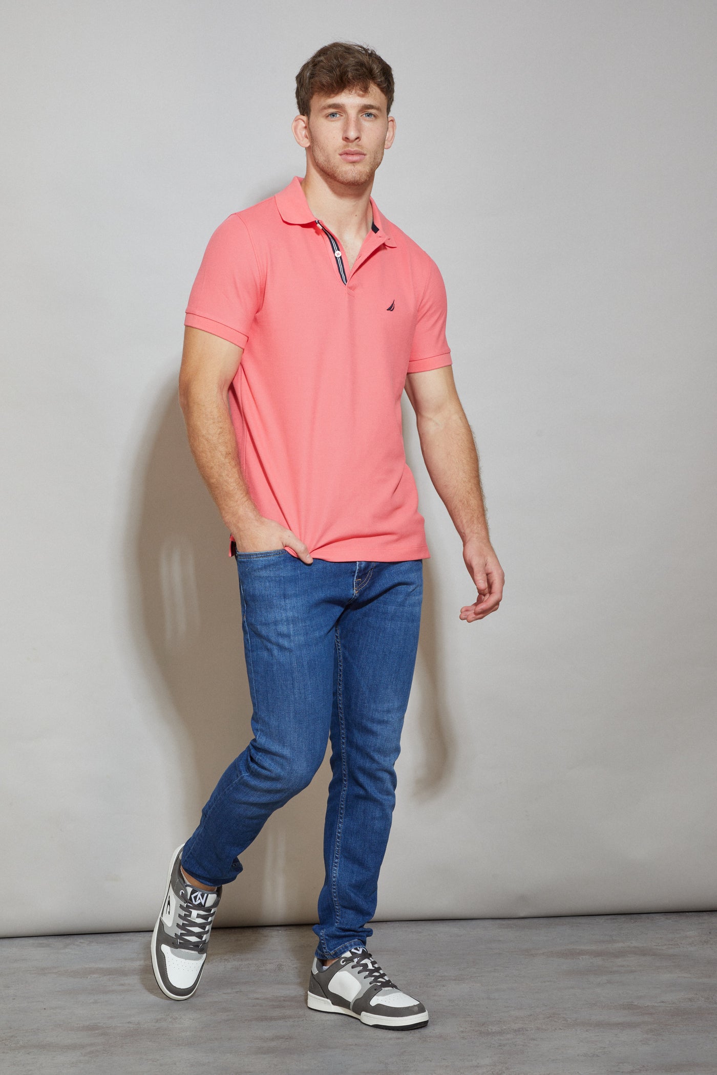 חולצת פולו SLIM FIT שרוול קצר בצבע אפרסק