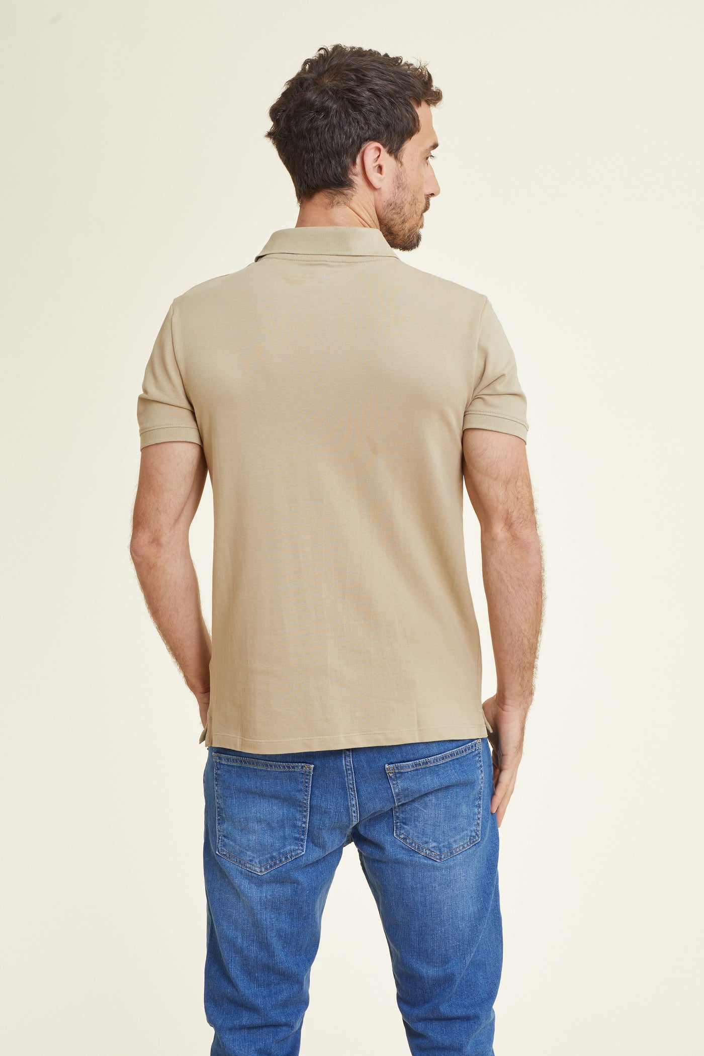 חולצת פולו  SLIM FIT שרוול קצר בצבע מוקה