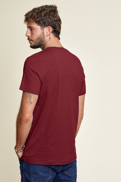 טישרט בייסיק שרוול קצר בצבע בורדו (מידה אמריקאית גדול מהרגיל)