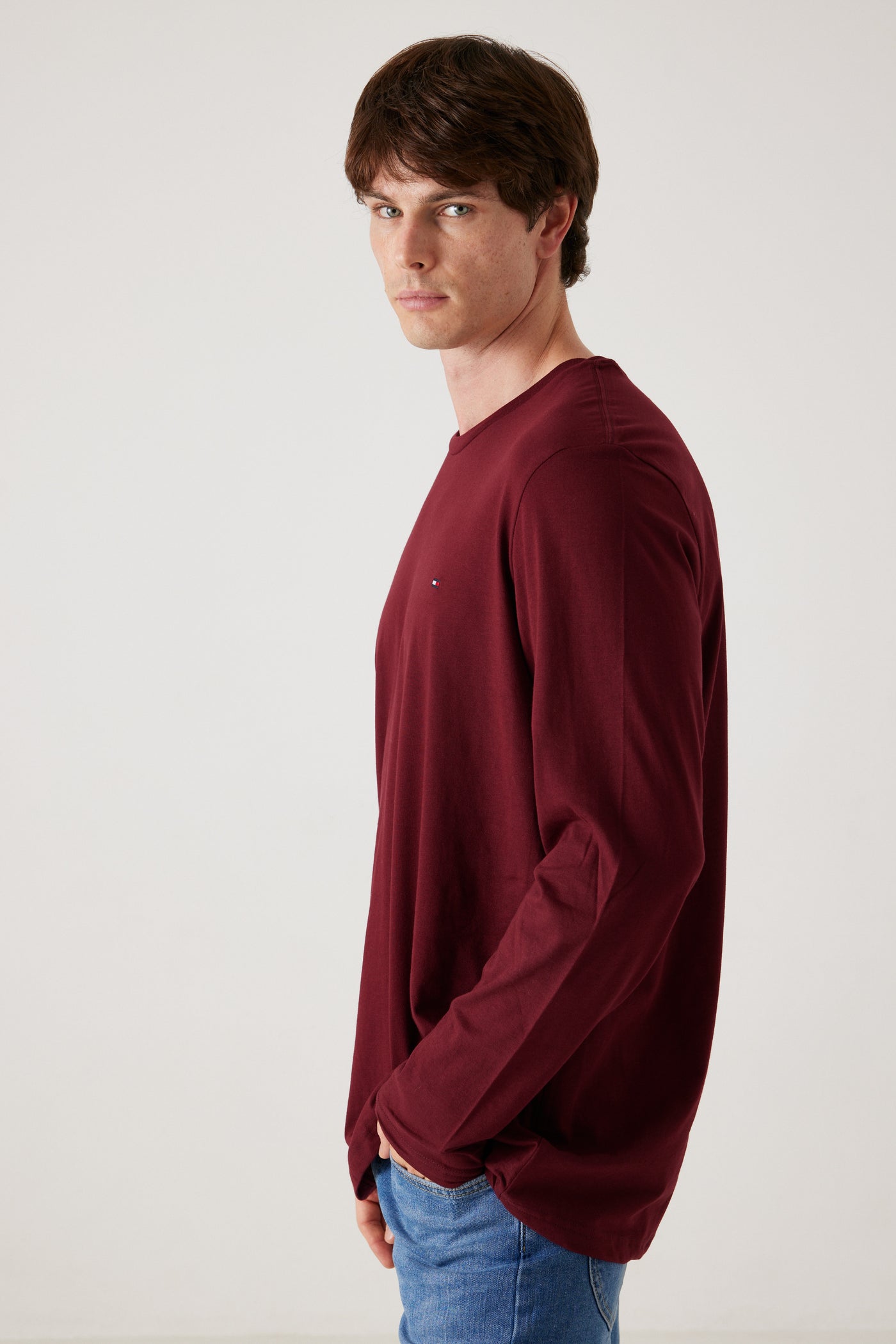 טישרט שרוול ארוך בצבע בורדו