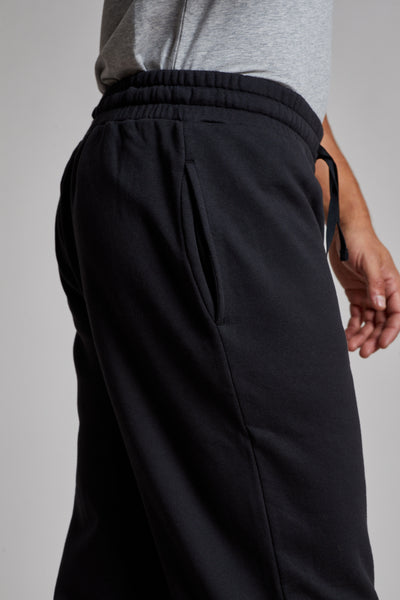 מכנס טרנינג בצבע שחור