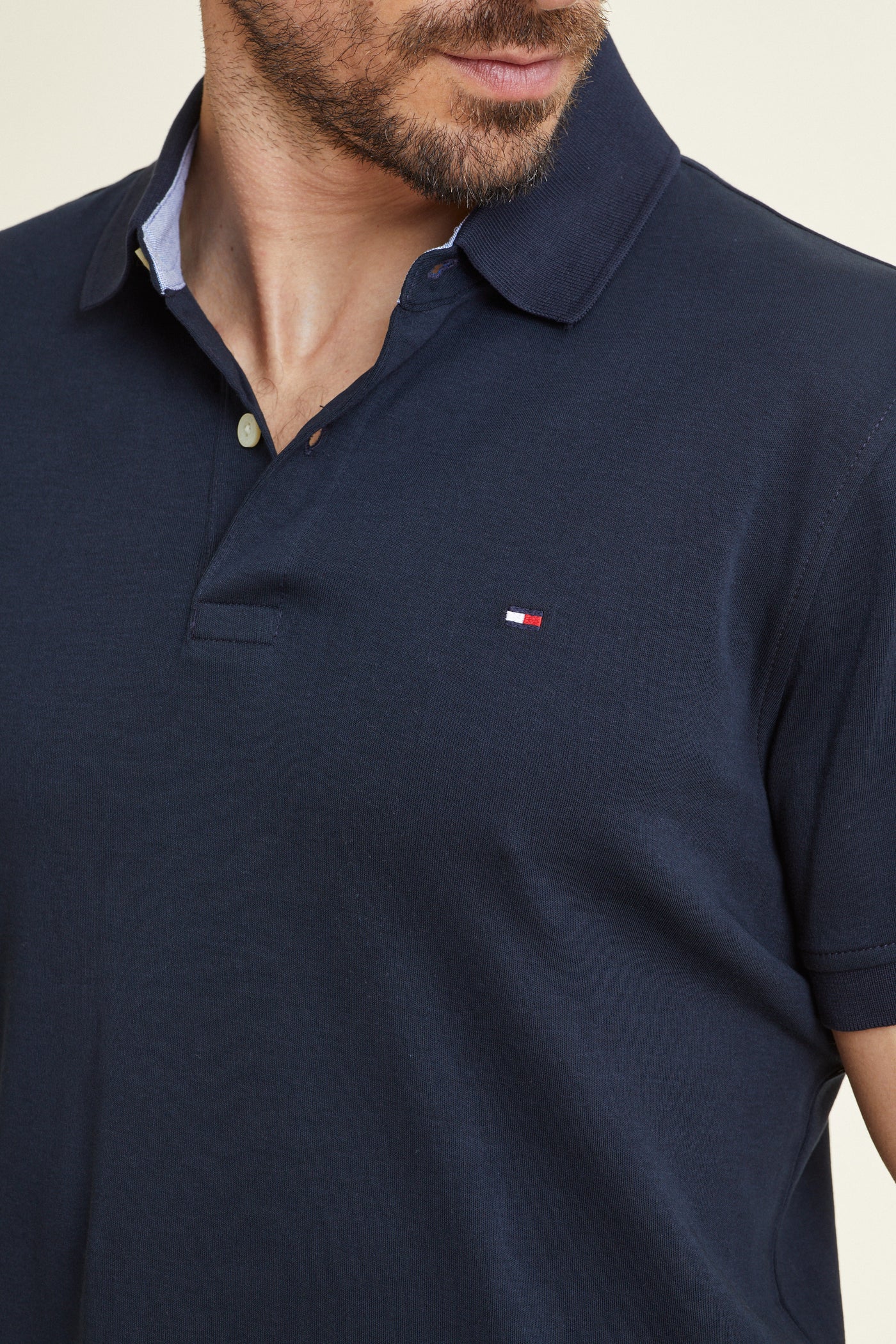 חולצת פולו REGULAR FIT שרוול קצר בצבע נייבי