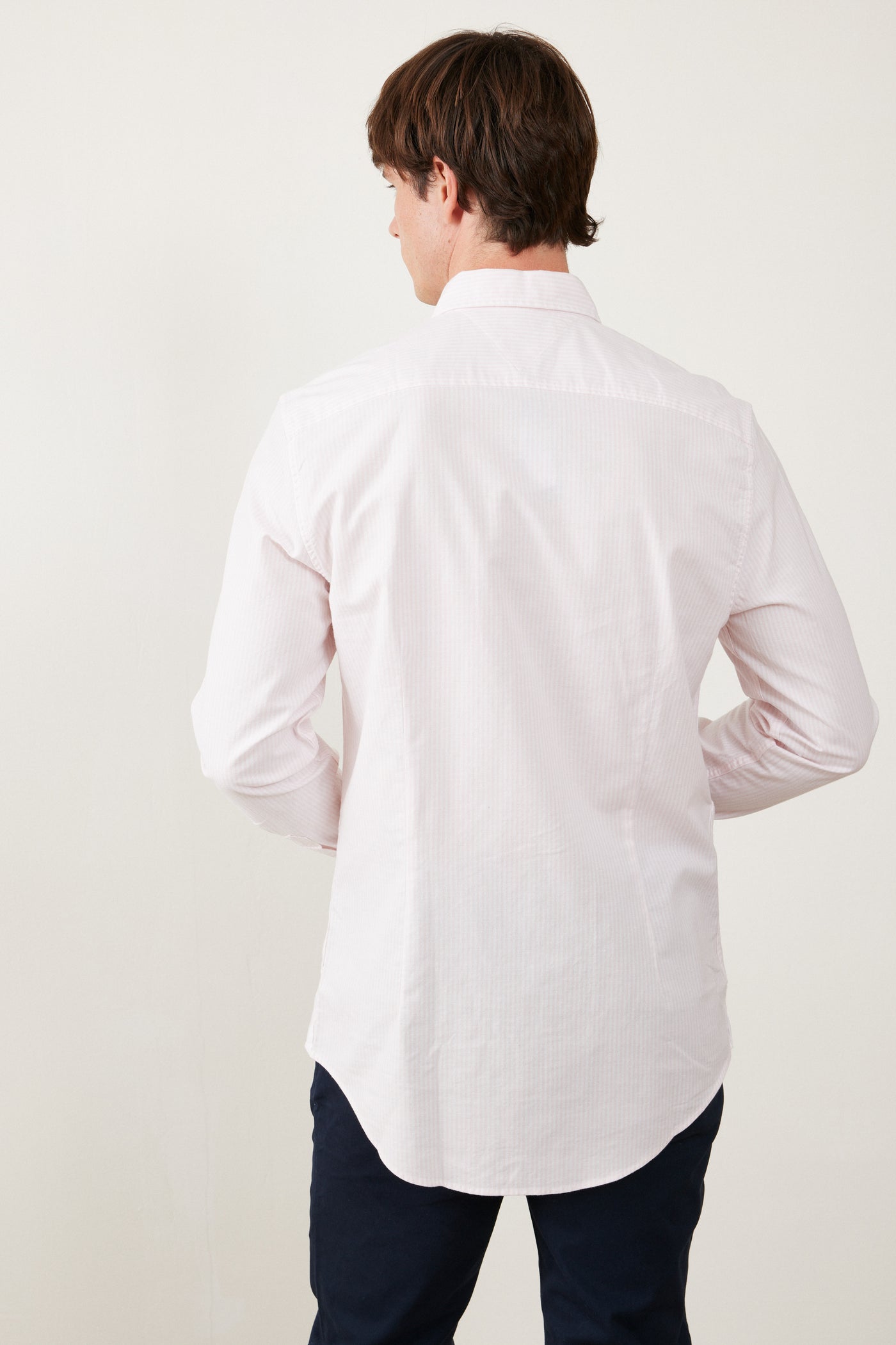 מכופתרת שרוול ארוך בגזרת SLIM - לבן