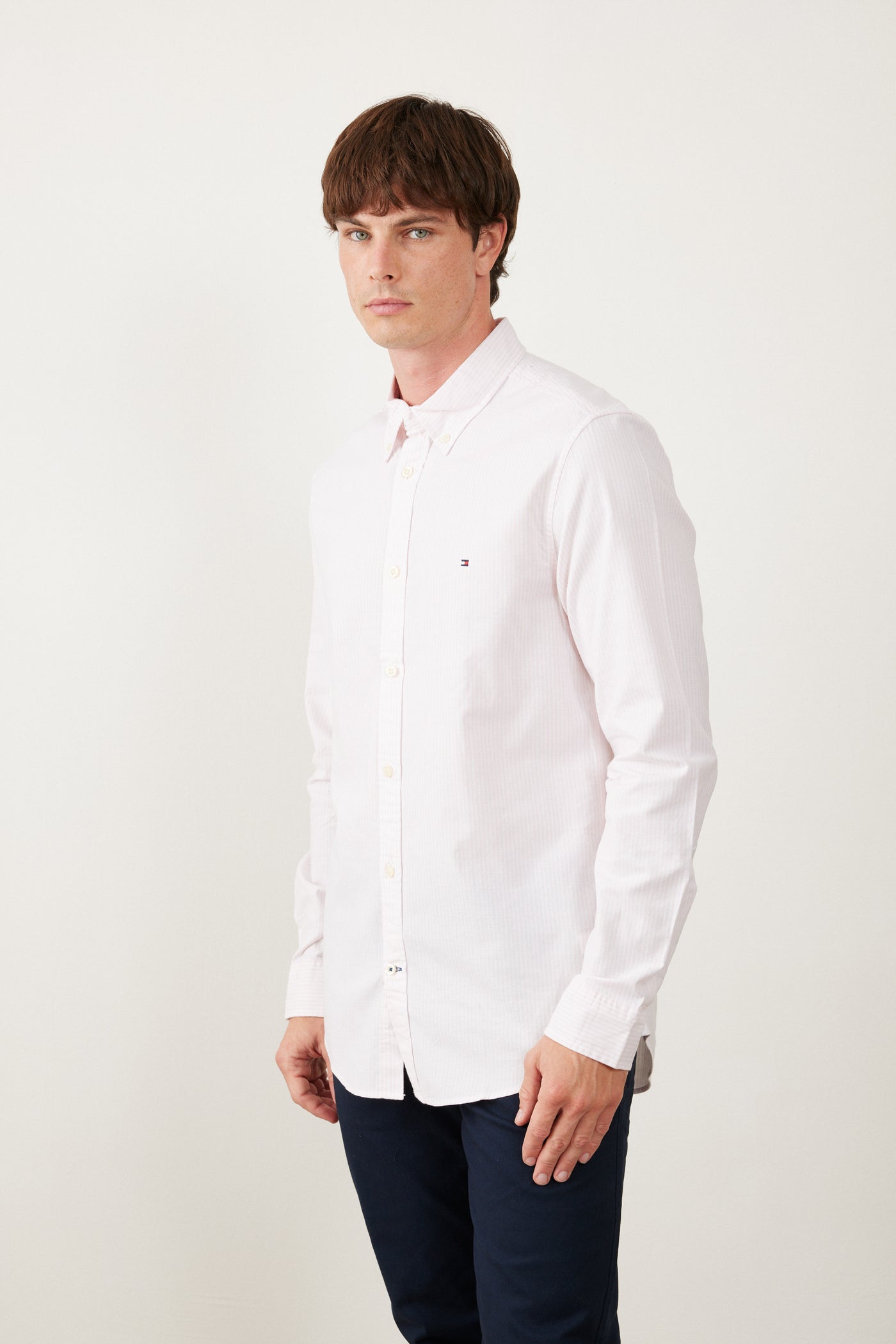 מכופתרת שרוול ארוך בגזרת SLIM - לבן