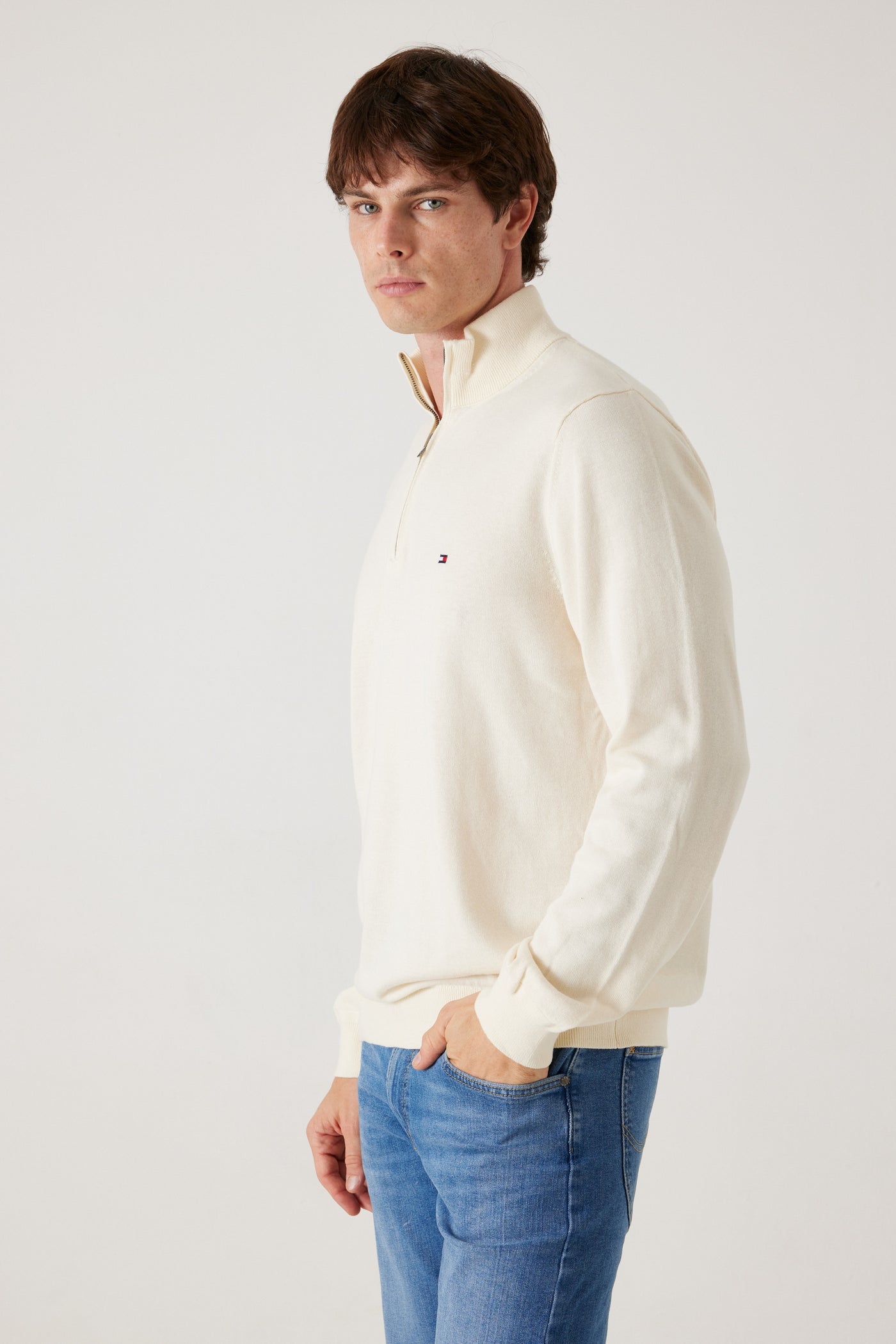 סריג חצי זיפ - לבן