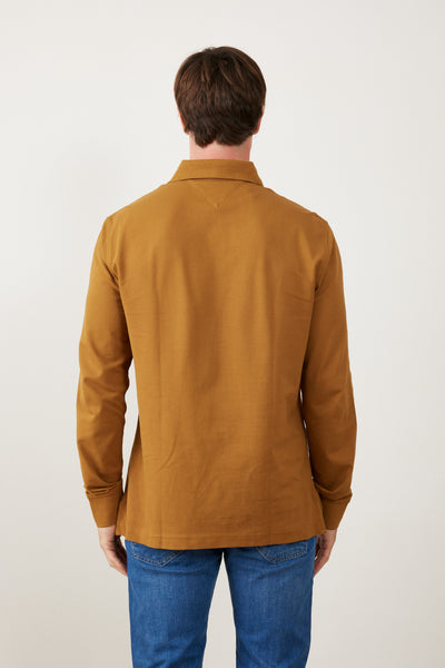 פולו שרוול ארוך בגזרת REGULAR - קאמל