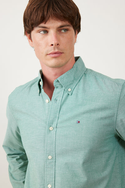 מכופתרת שרוול ארוך בגזרת REGULAR - ירוק