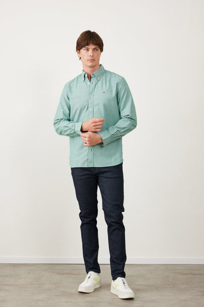 מכופתרת שרוול ארוך בגזרת REGULAR - ירוק