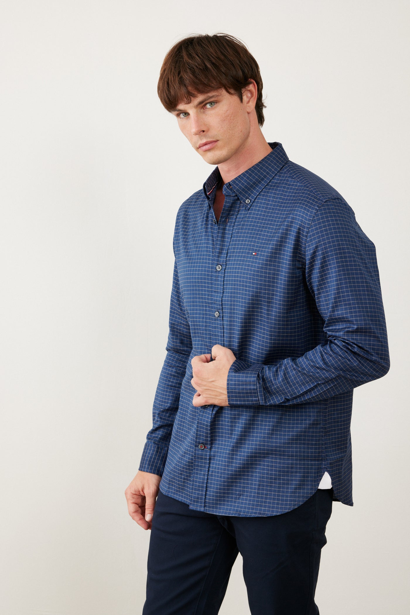 מכופתרת שרוול ארוך בגזרת REGULAR - כחול