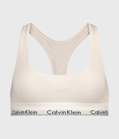 בצבע לבן גוזיית ספורט אייקונית מבית Calvin Klein