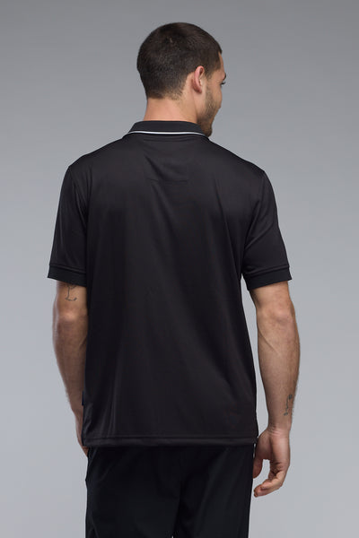חולצת פולו REGULAR FIT  שרוול קצר בצבע שחור