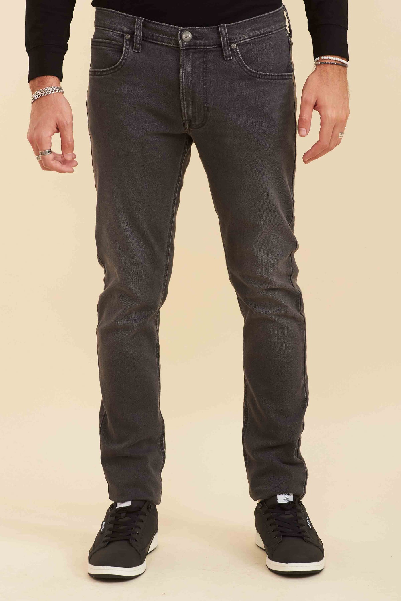 מכנס ג'ינס סלים בצבע אפור