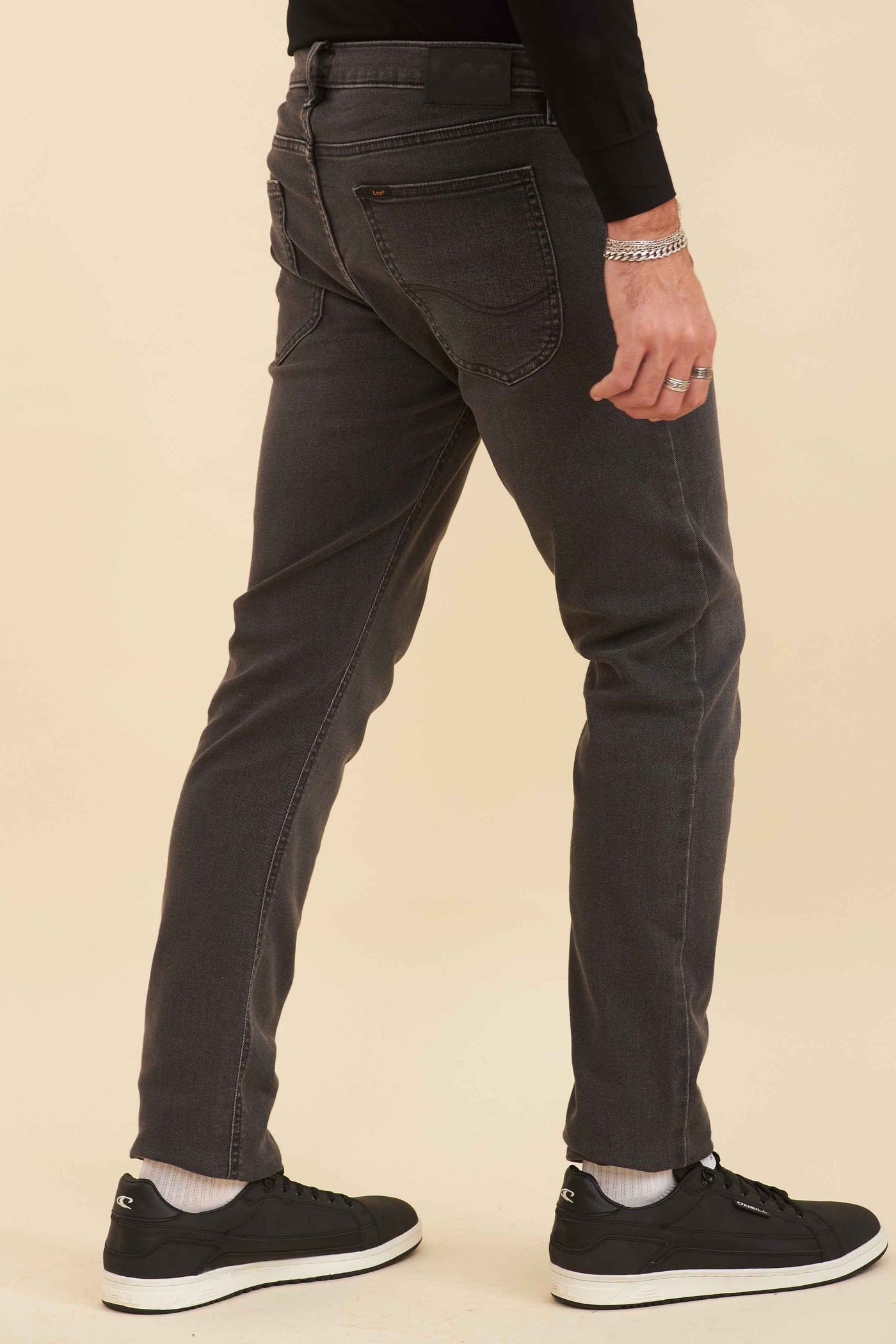מכנס ג'ינס סלים בצבע אפור