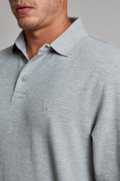 חולצת פולו שרוול ארוך בצבע אפור בהיר