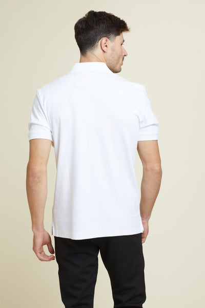 חולצת פולו שרוול קצר בצבע לבן REGULAR