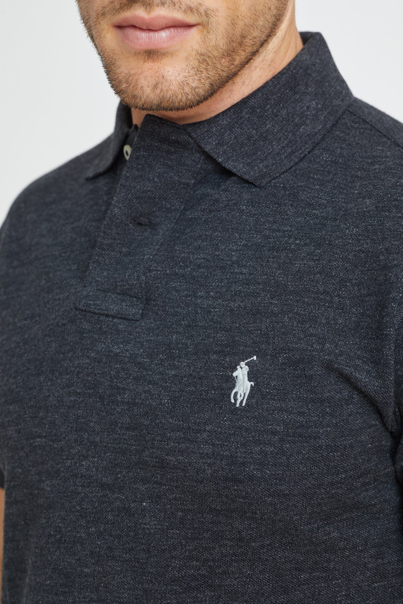 חולצת פולו שרוול קצר בצבע שחור ריבס SLIM