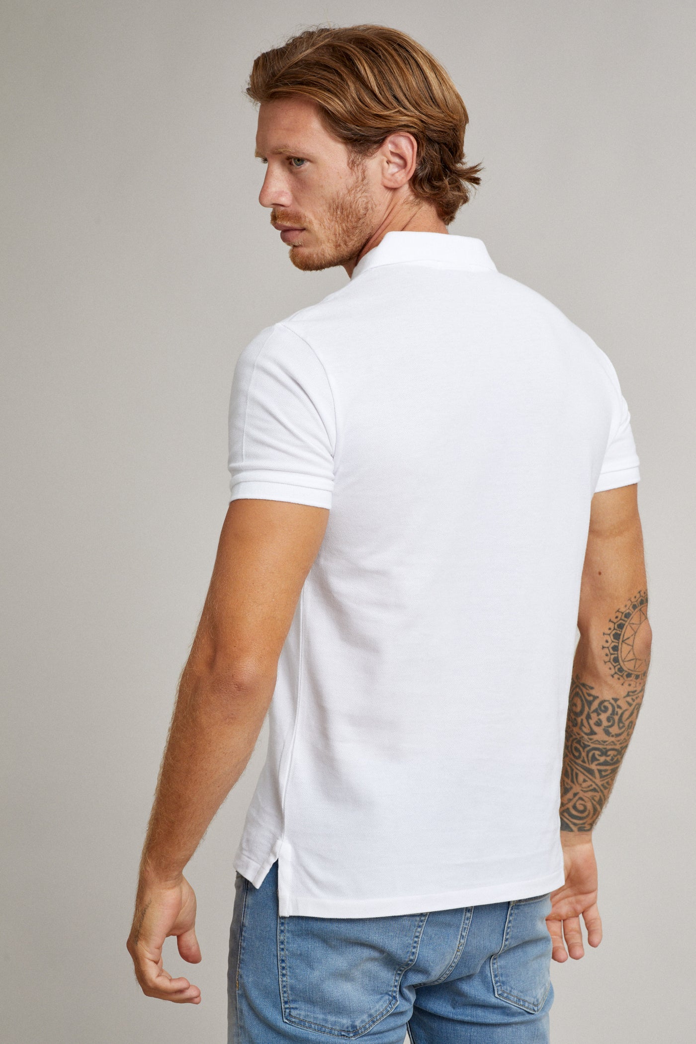 חולצת פולו שרוול קצר בצבע לבן SLIM