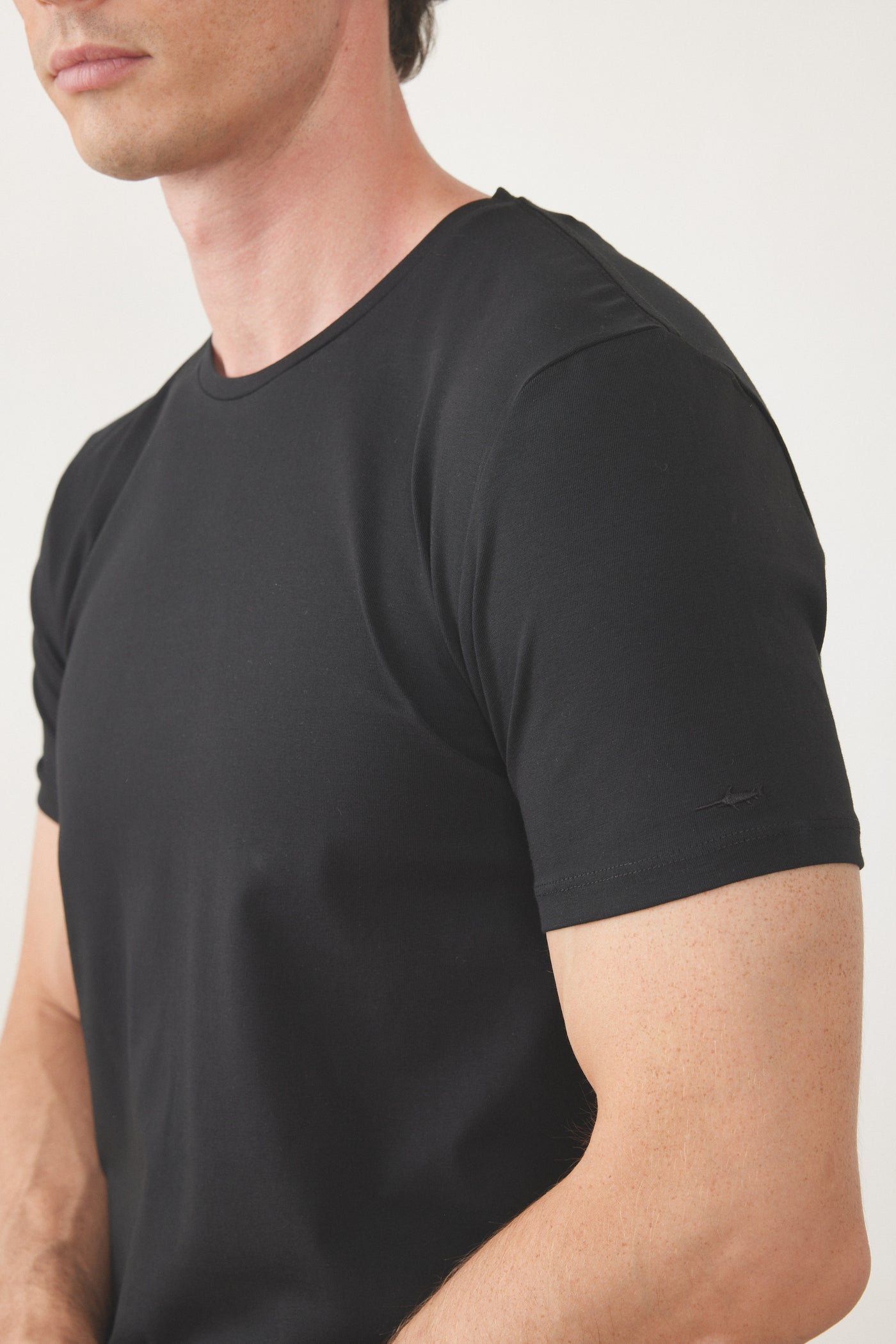 טישרט שרוול קצר צווארון עגול  - שחור