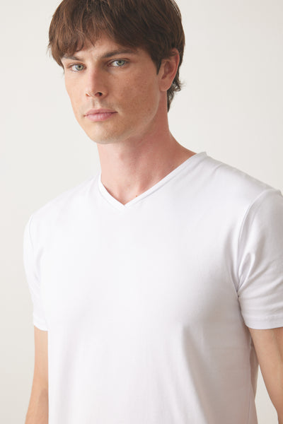 טישרט שרוול קצר צווארון V - לבן