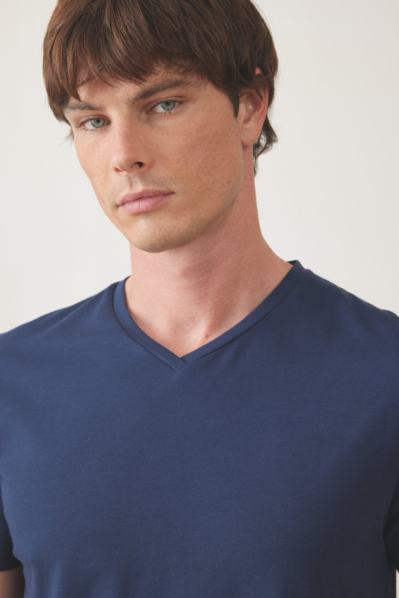 טישרט שרוול קצר צווארון V - נייבי