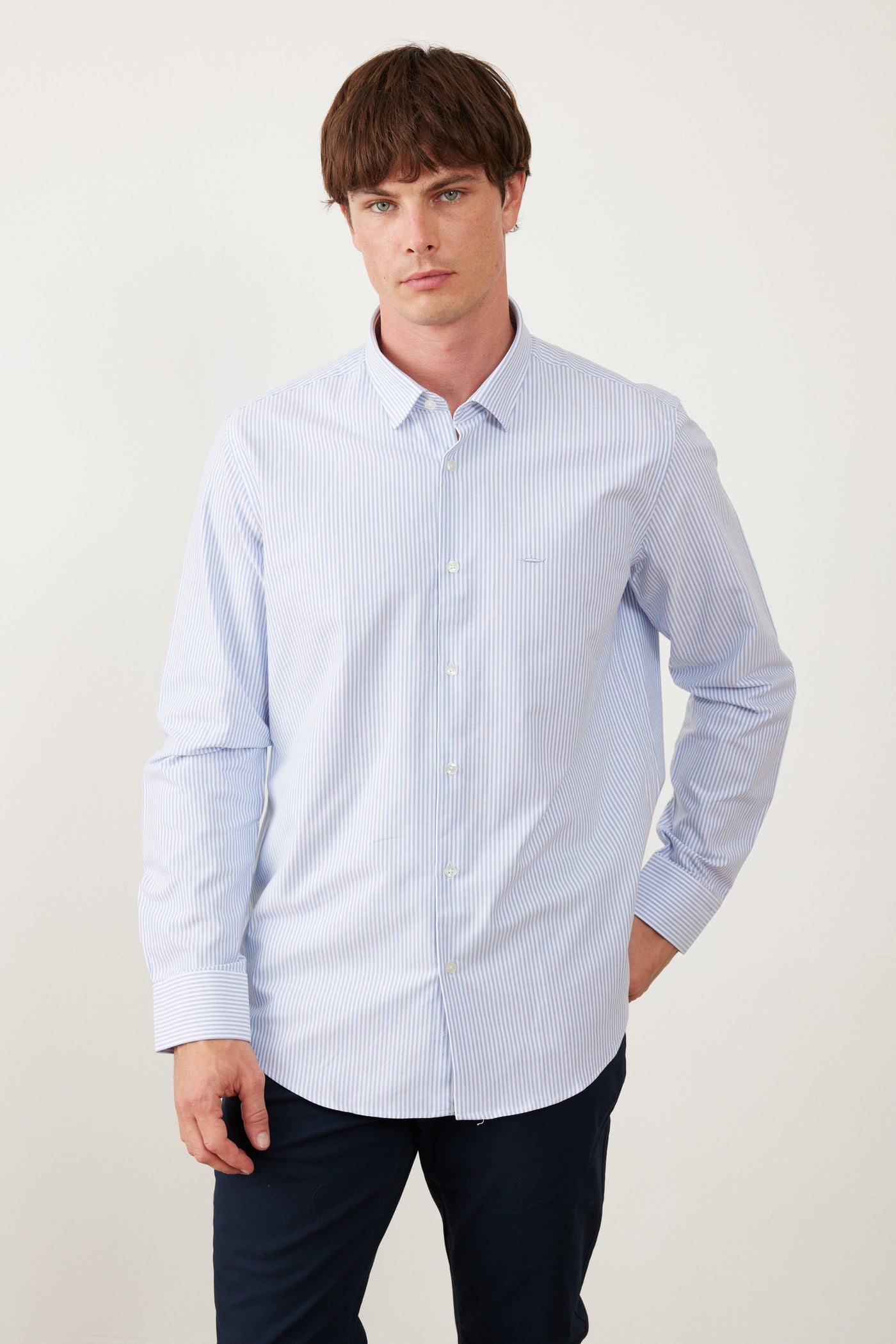 מכופתרת שרוול ארוך בגזרת SLIM - כחול פסים