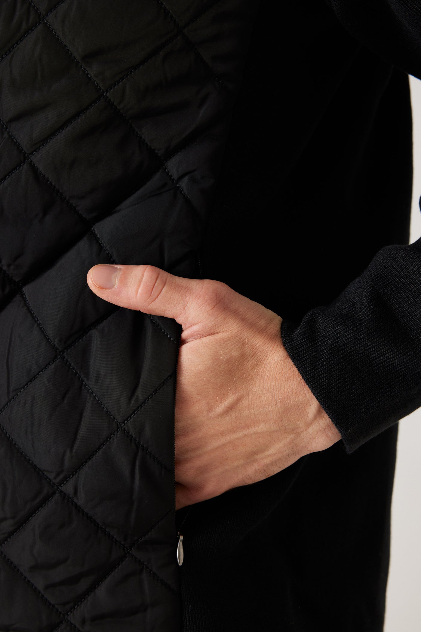 ג'קט מרופד לגבר - שחור