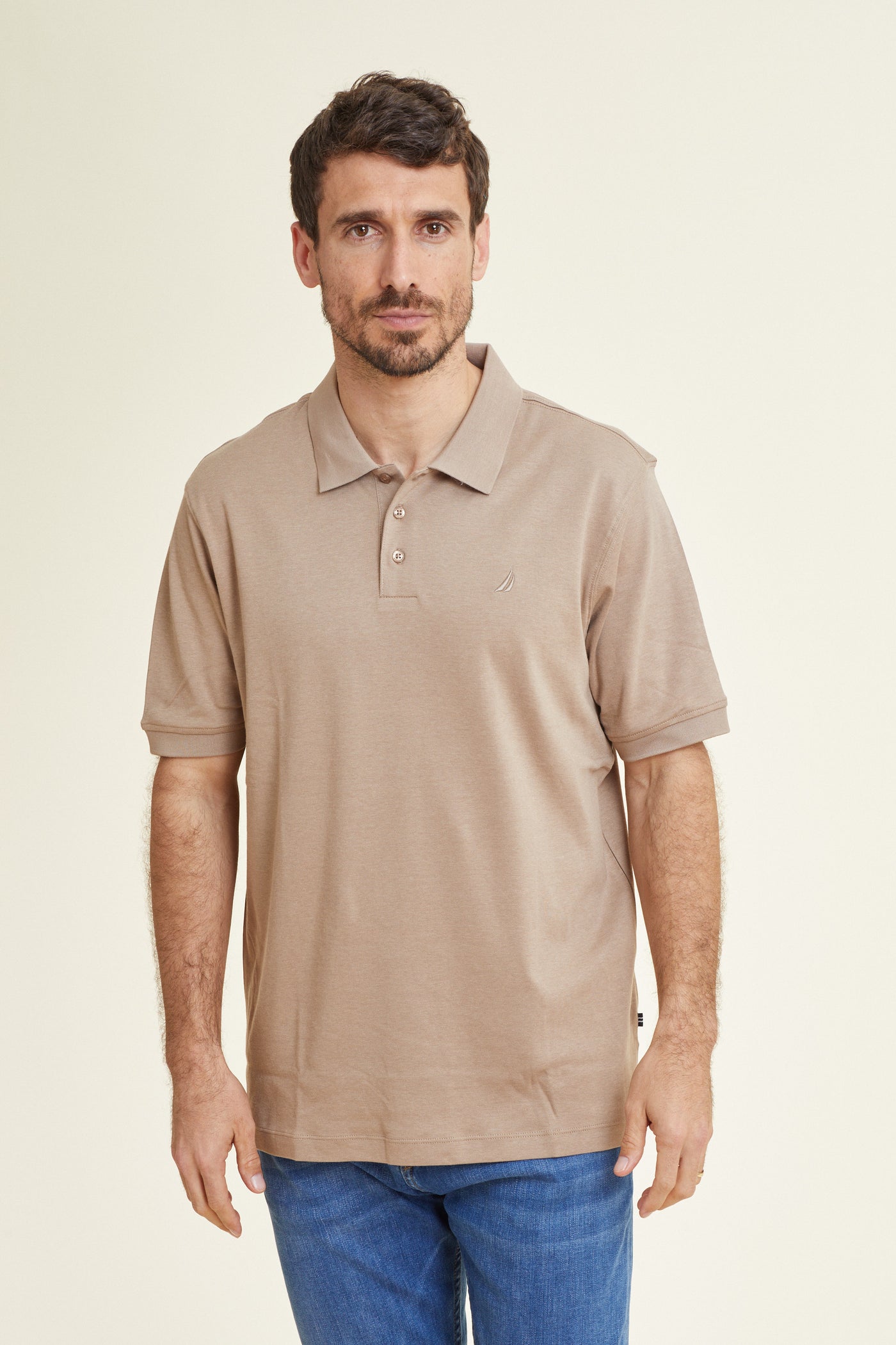 חולצת פולו REGULAR FIT  שרוול קצר בצבע קפה