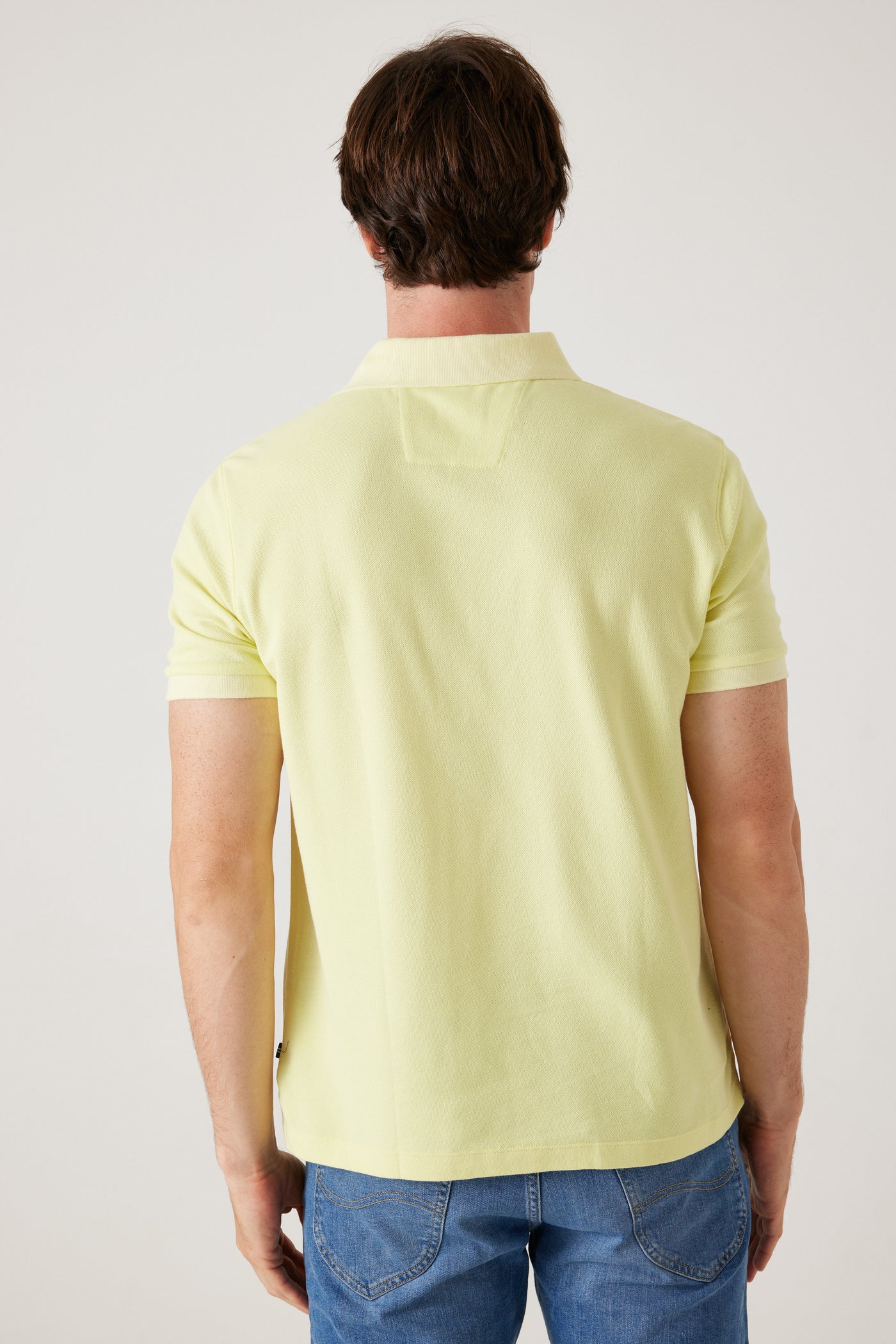 חולצת פולו גזרת REGULAR שרוול קצר - צהוב