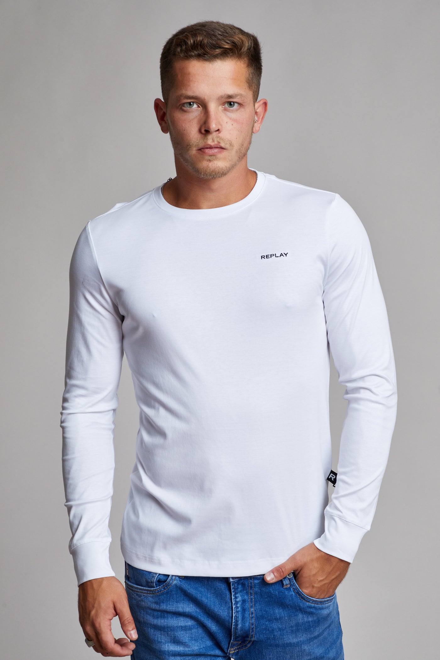 טישרט שרוול ארוך בצבע לבן