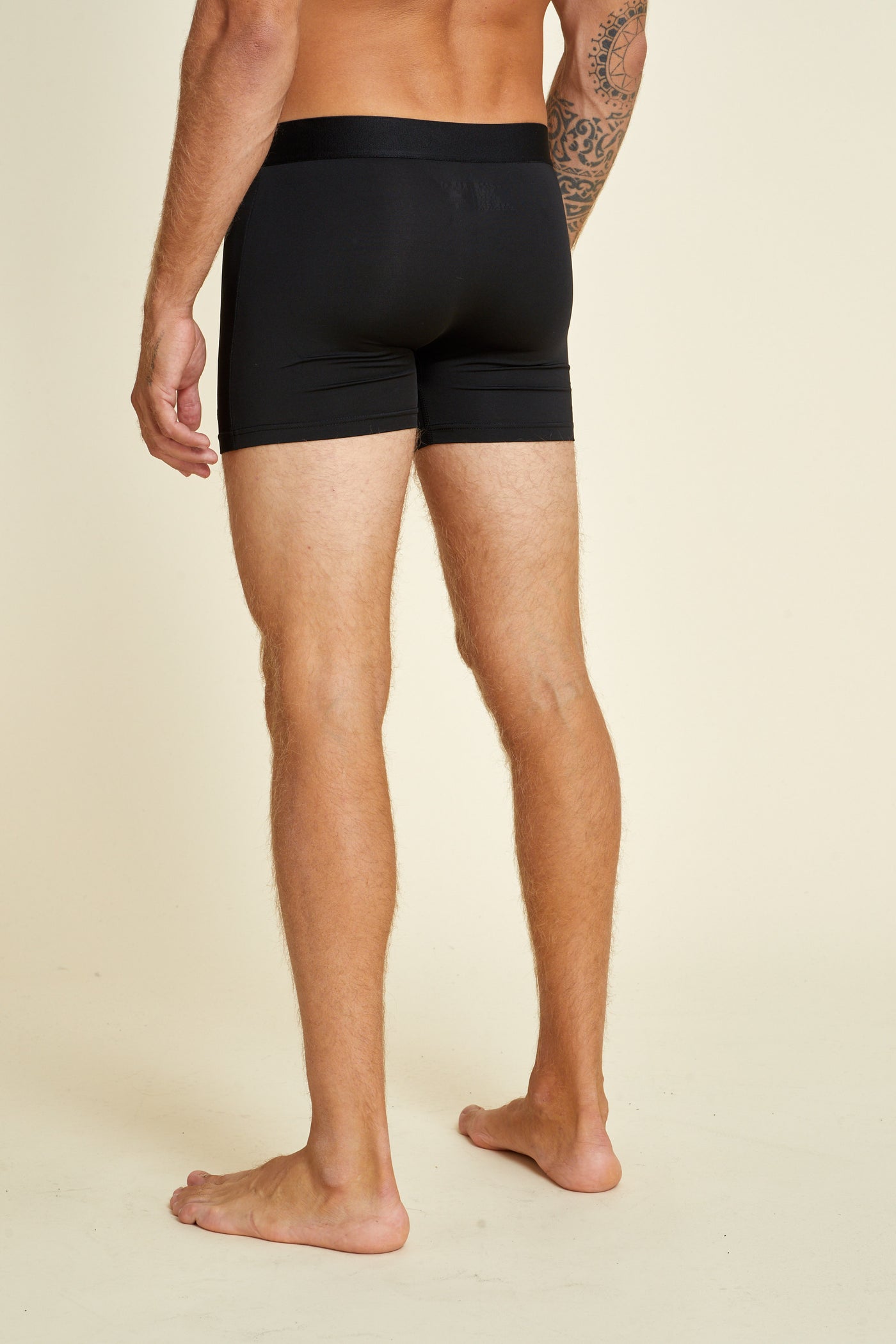 שלישיית תחתוני בוקסר בצבע שחור גומי צבעוני