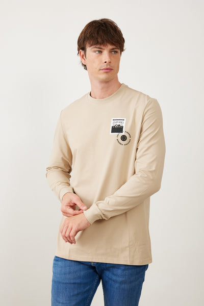 טישרט שרוול ארוך בגזרת SLIM - בז'