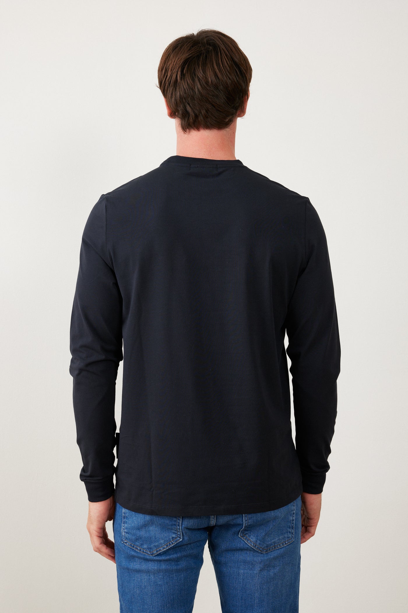 טישרט שרוול ארוך בגזרת SLIM - כחול נייבי