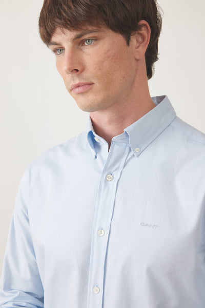 חולצה מכופתרת שרוול ארוך בצבע תכלת