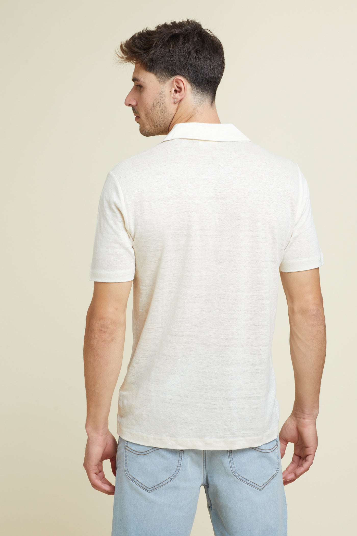 חולצת פולו פשתן שרוול קצר REGULAR בצבע שמנת