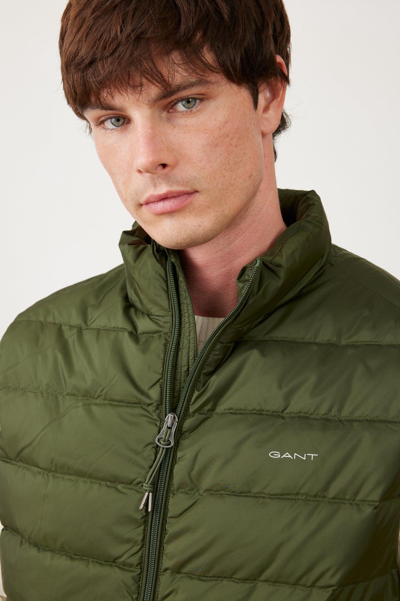 ווסט LIGHT DOWN VEST - ירוק