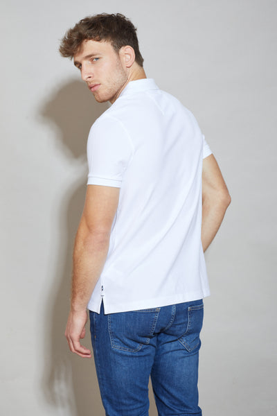 חולצת פולו שרוול קצר בצבע לבן