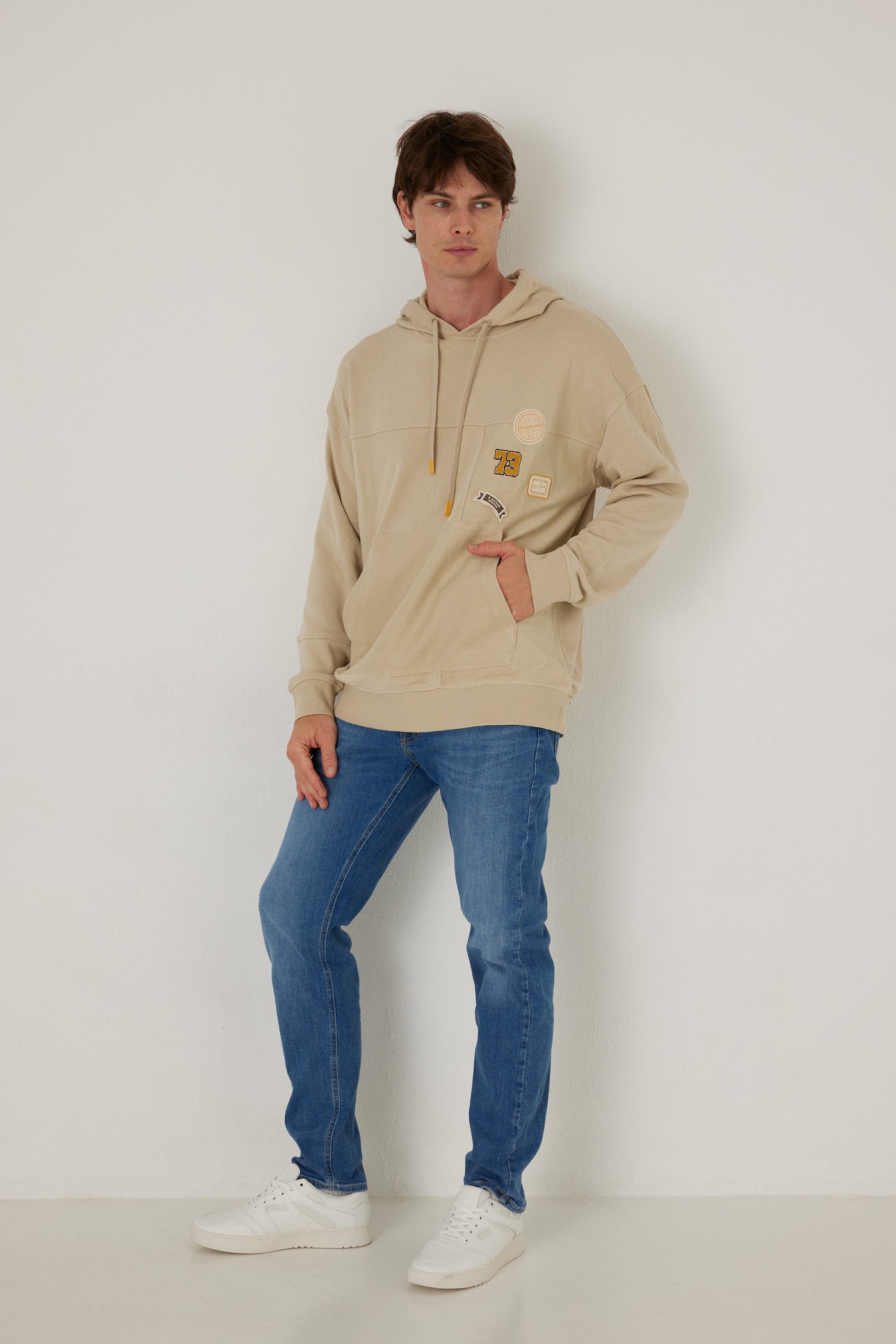 קפוצ'ון עם רקמה - בז'