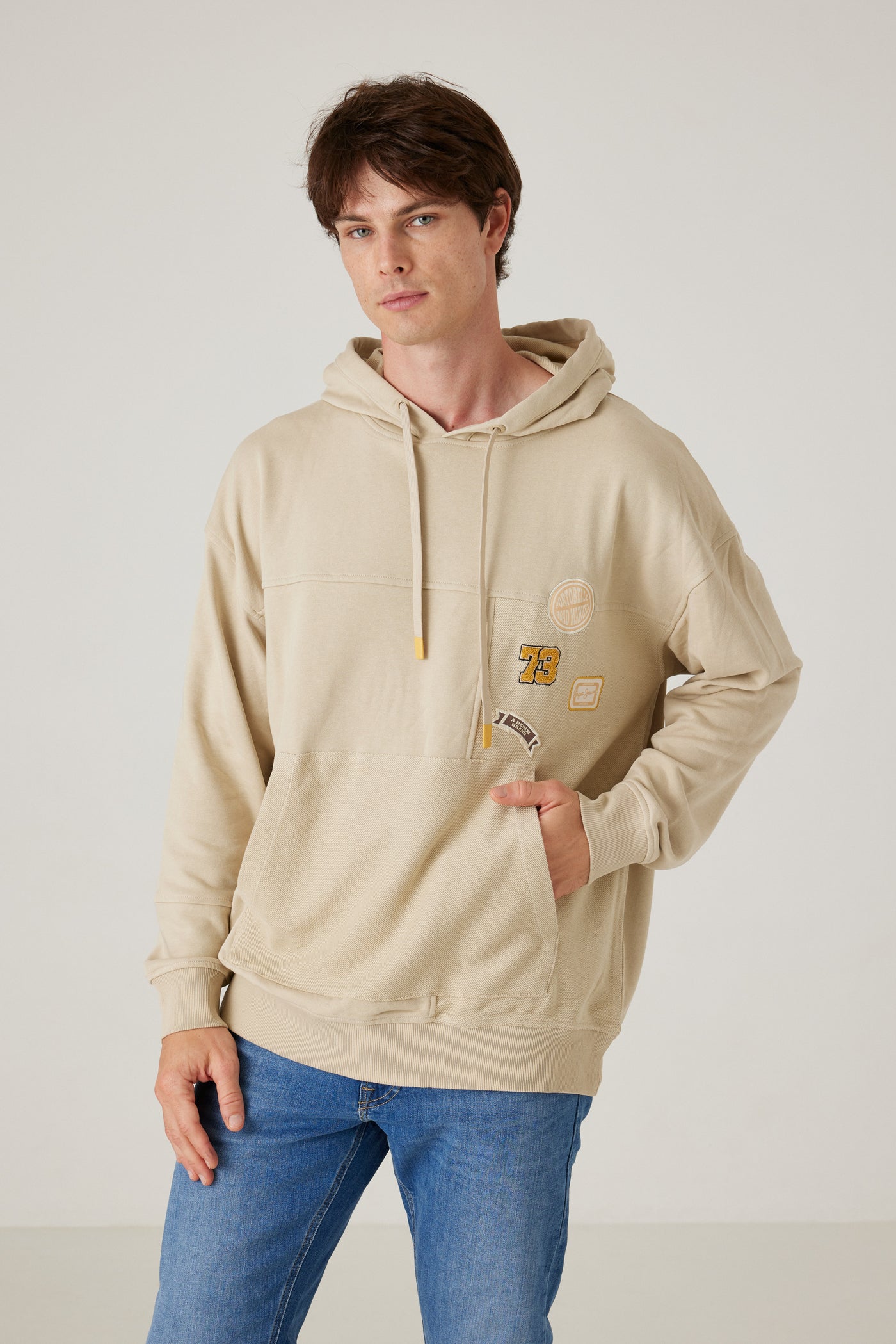 קפוצ'ון עם רקמה - בז'