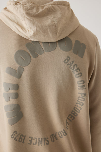 קפוצ'ון עם הדפס בגב -  בז'