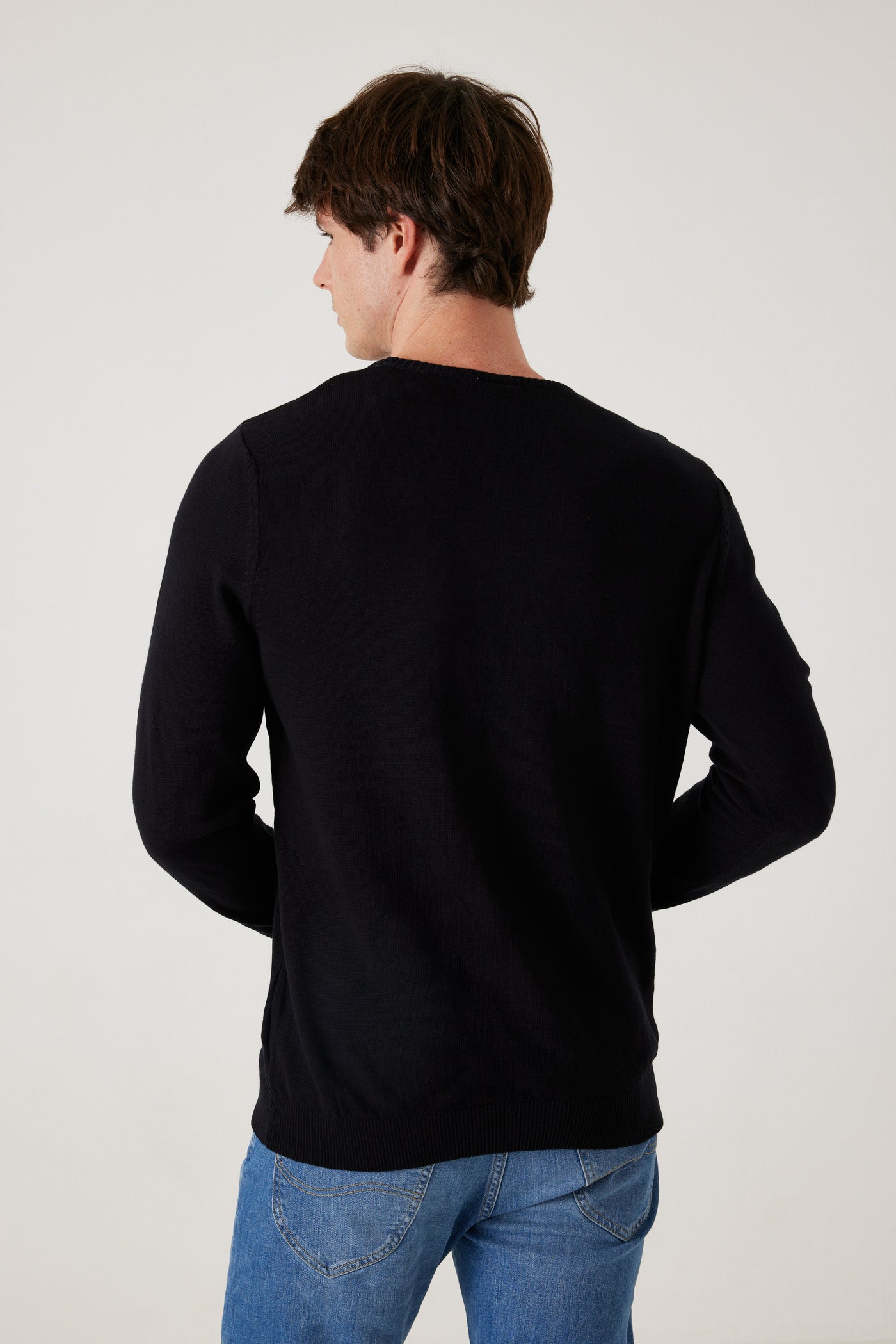 סוודר קלאסי לגבר- שחור