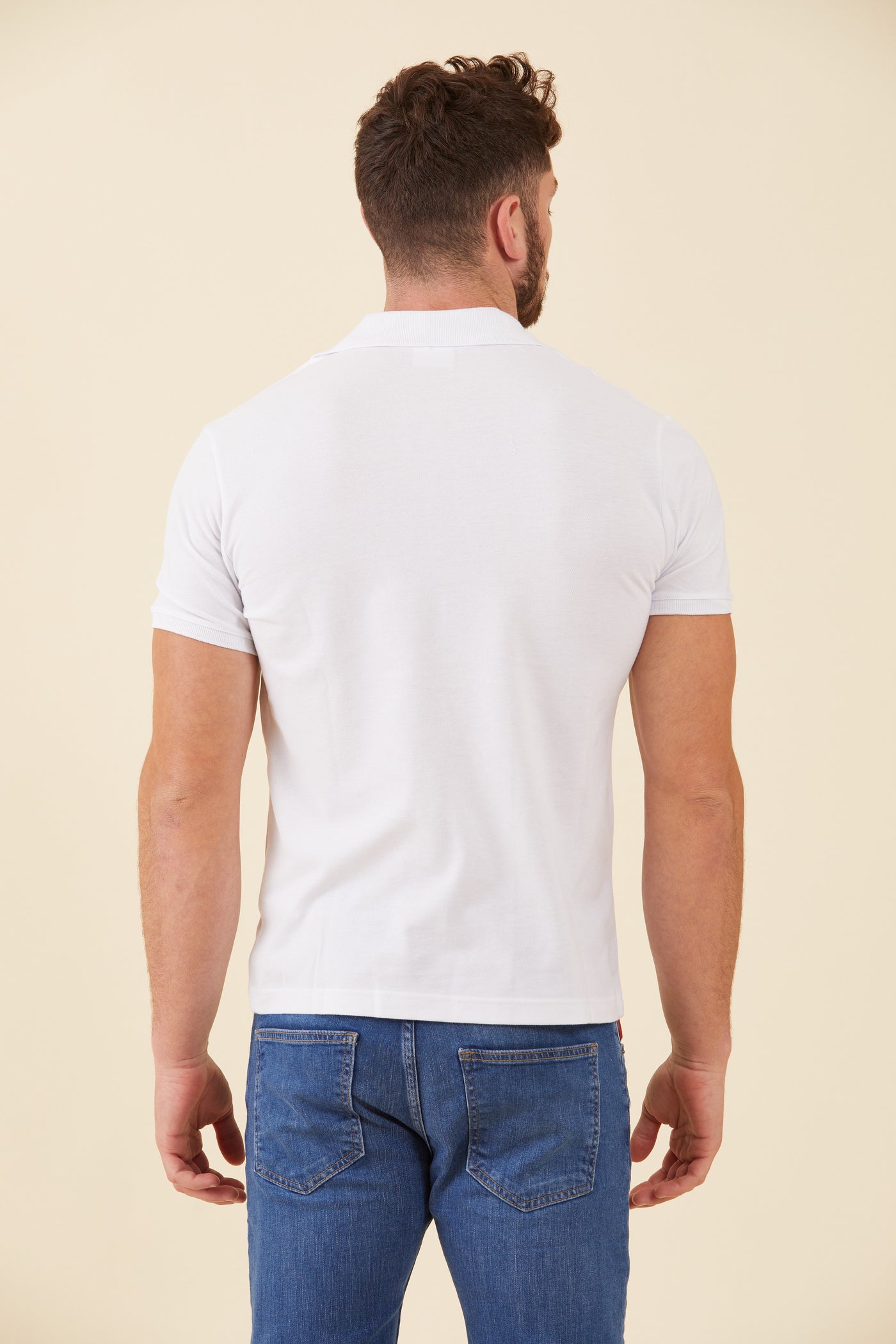 חולצת פולו שרוול קצר בצבע לבן SLIM