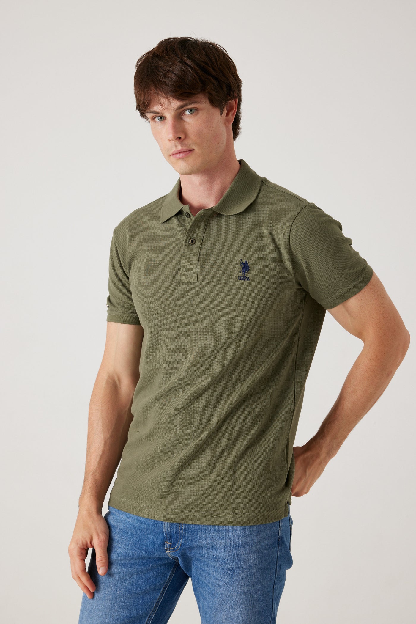 חולצת פולו שרוול קצר בגזרת REGULAR- חאקי